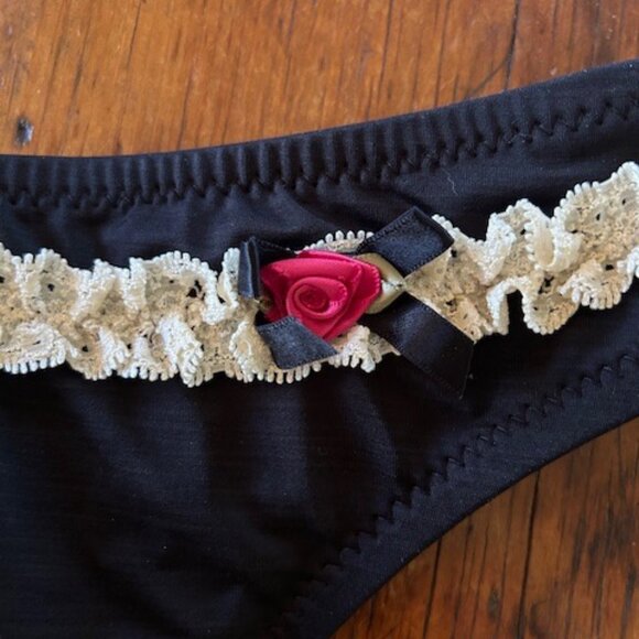 Betsey Johnson Lacy Florettes Halter Bikini - Picture 6 of 9